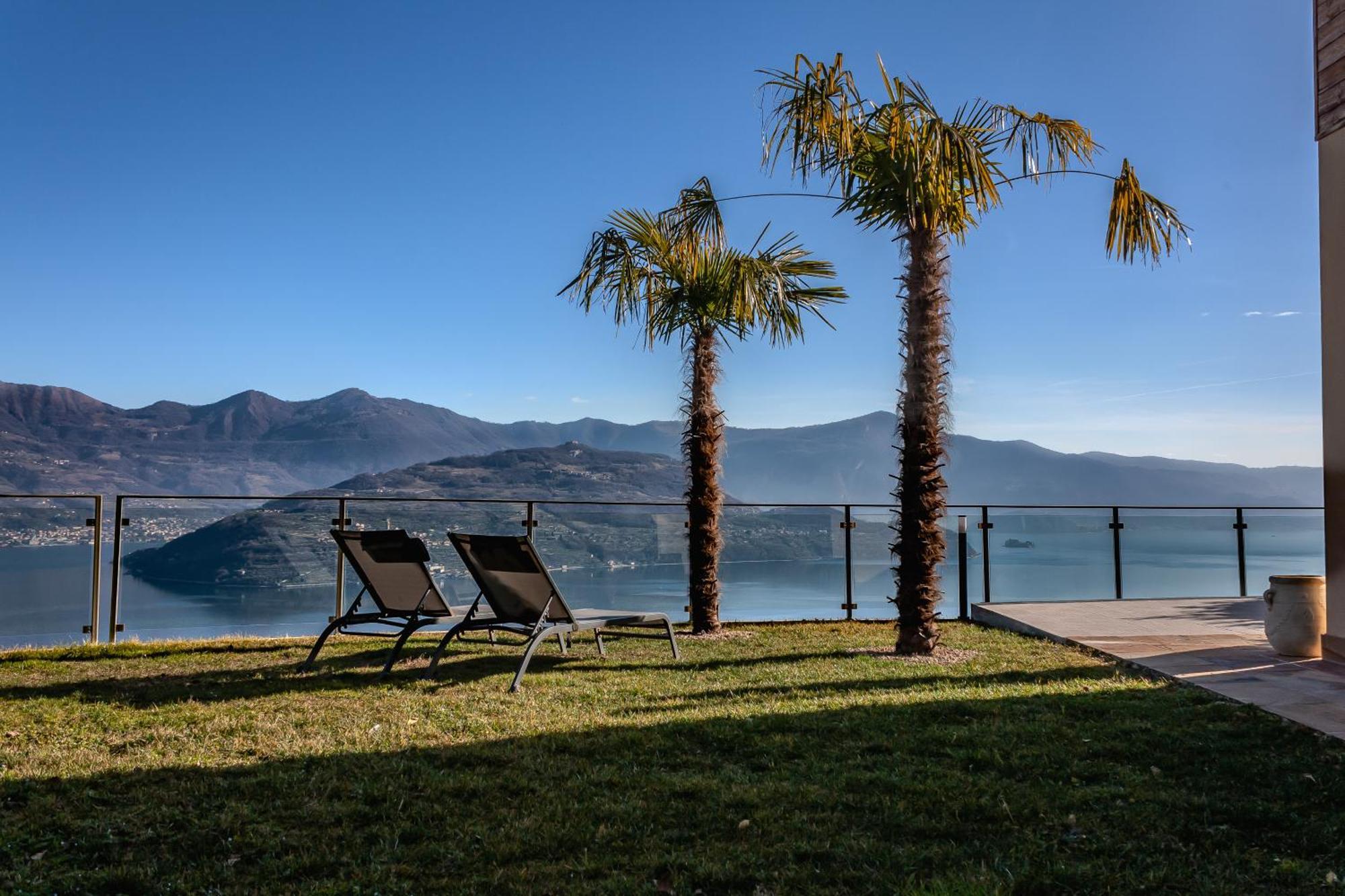 Mia Isola With Lake View, Garden And Swimming Pool Parzanica Eksteriør billede