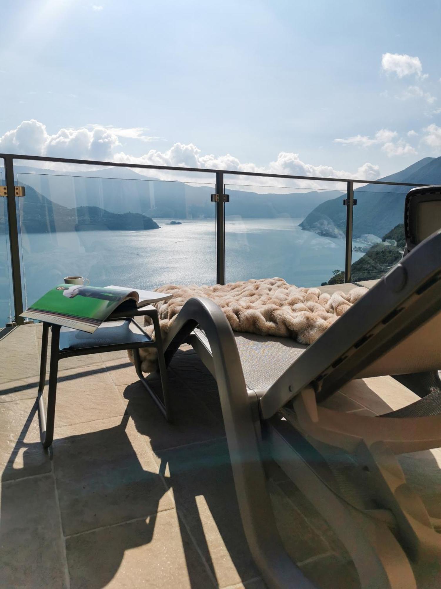 Mia Isola With Lake View, Garden And Swimming Pool Parzanica Eksteriør billede