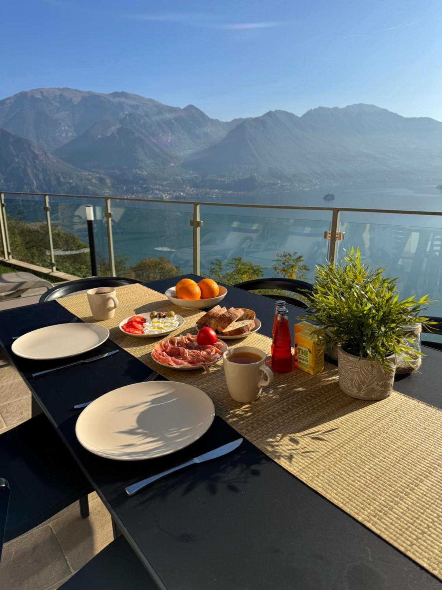Mia Isola With Lake View, Garden And Swimming Pool Parzanica Eksteriør billede